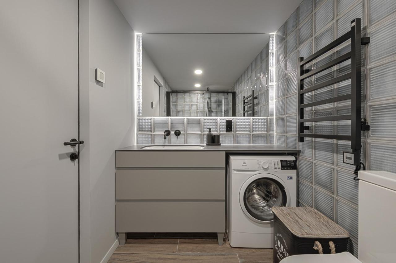 Ivis House Modern Apartment In Vilnius Old Town With Balcony Екстериор снимка