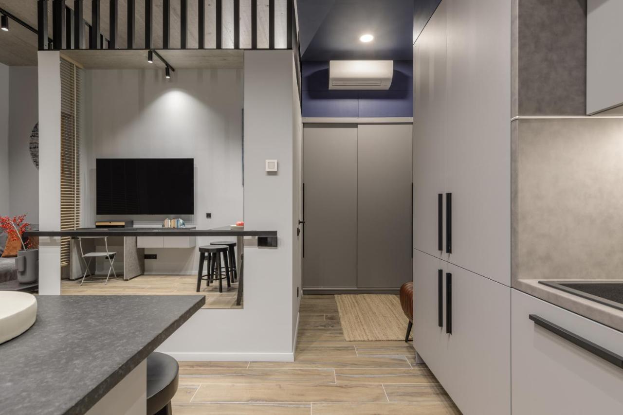 Ivis House Modern Apartment In Vilnius Old Town With Balcony Екстериор снимка