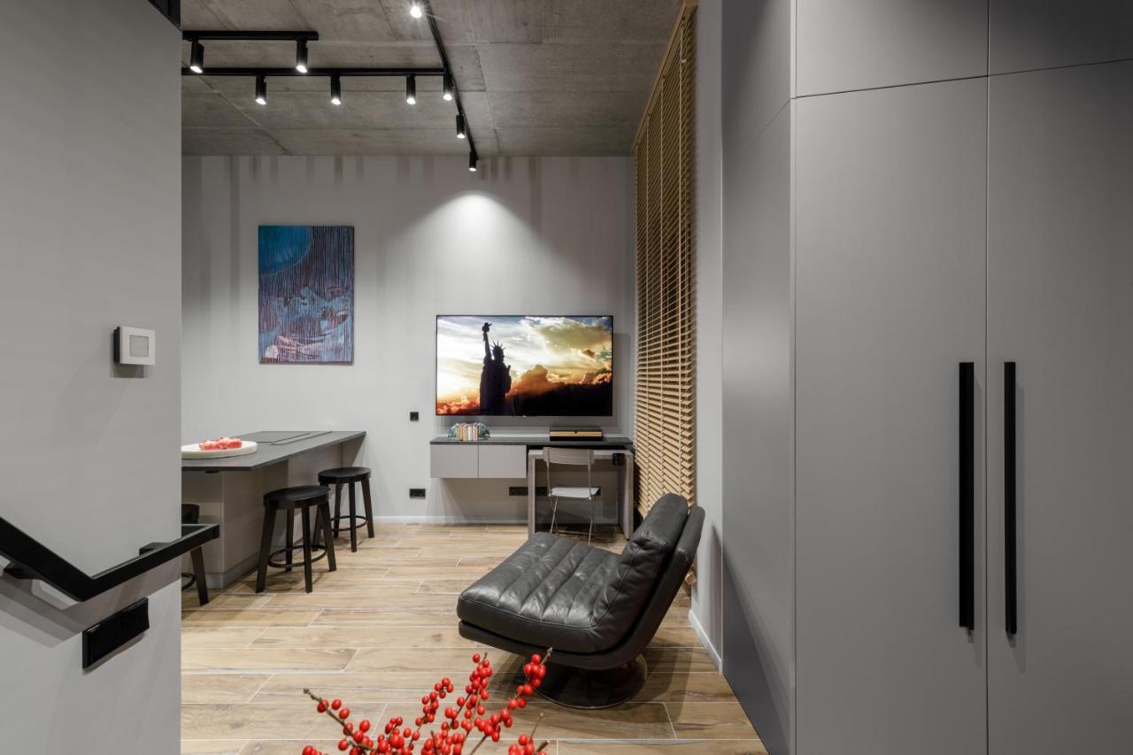 Ivis House Modern Apartment In Vilnius Old Town With Balcony Екстериор снимка