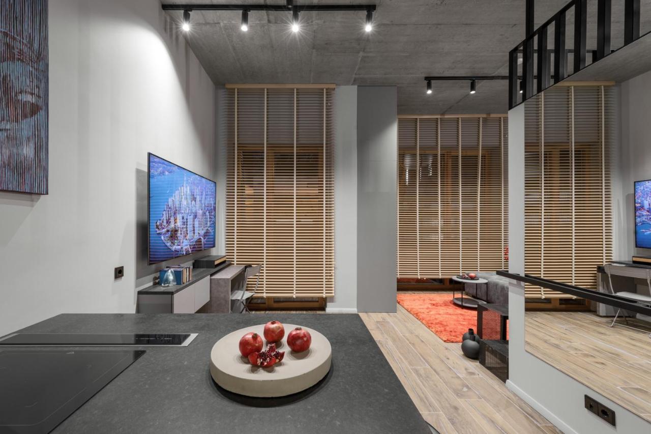 Ivis House Modern Apartment In Vilnius Old Town With Balcony Екстериор снимка